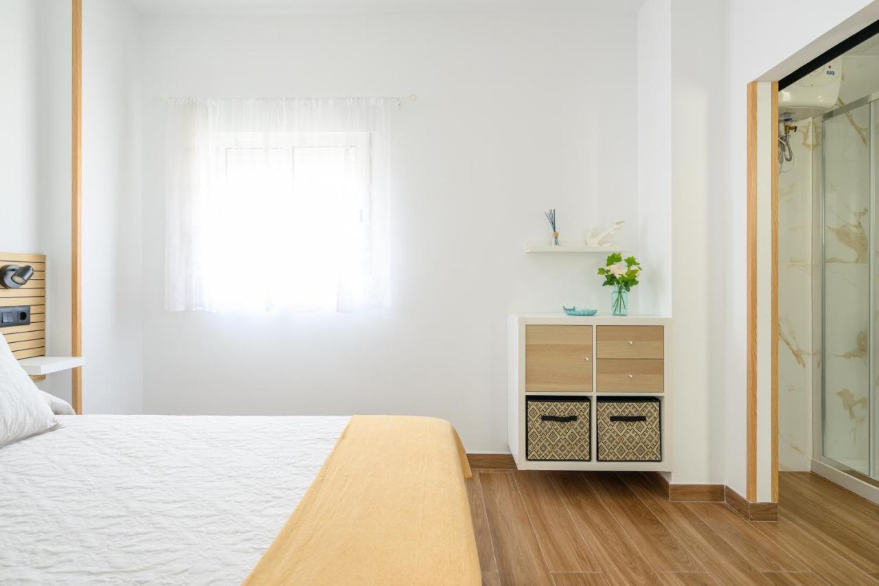 Rosales Canteras Apartment *